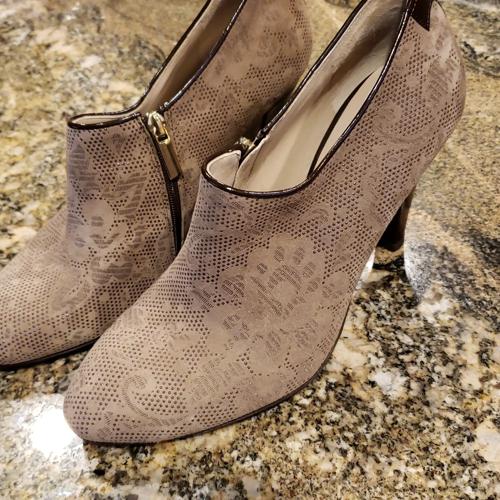 Taryn Rose Suede Ankle Boot Heels Made in Italy